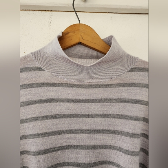 Banana Republic 100% Merino Wool Mock Neck Sweater Large - Picture 5 of 7